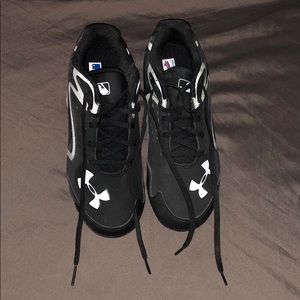 YOUTH UNDER ARMOR CLEATS (NEW)